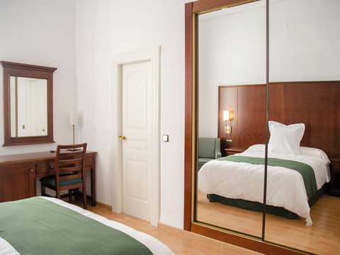 马尔莫莱霍温泉酒店