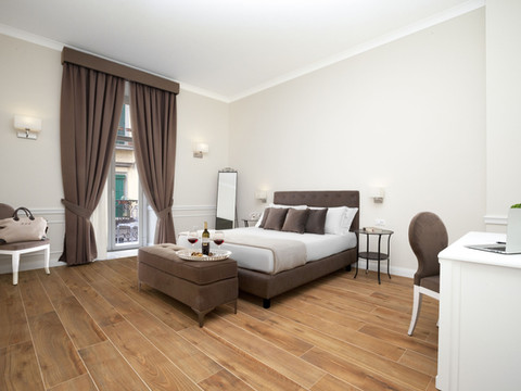 拉丰塔尼纳套房酒店