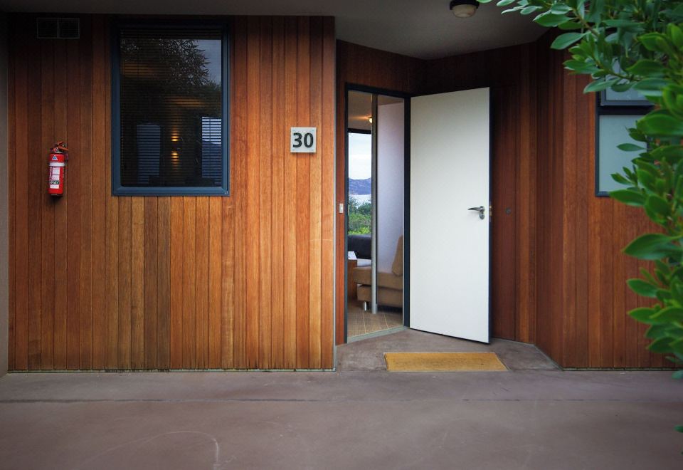 Edge of the Bay ResortHotel Overview