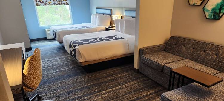 华纳罗宾斯-罗宾斯空军基地拉昆塔温德姆套房酒店(La Quinta Inn & Suites by Wyndham Warner Robins - Robins AFB)图片