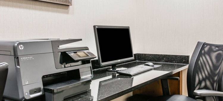 沃伦品质套房酒店 - 底特律(Quality Inn & Suites Warren - Detroit)图片