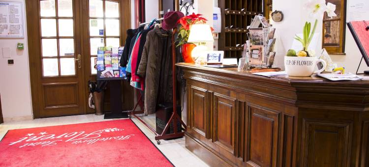 圣弗洛朗旅馆(Hostellerie Saint Florent)图片