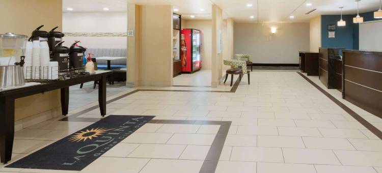 哥伦布格罗夫城拉昆塔温德姆套房酒店(La Quinta Inn & Suites by Wyndham Columbus - Grove City)图片