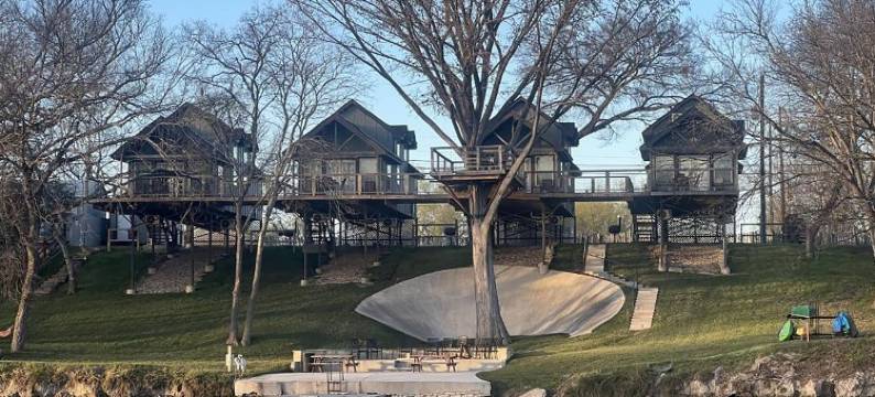 树顶河小屋(Treetop River Cabins on the Guadalupe River)图片