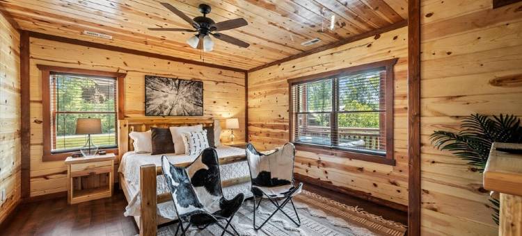 Sleeps ~22, Heated Indoor Pool, Hot Tub, Game Room, Outdoor Fireplace, Big Deck图片