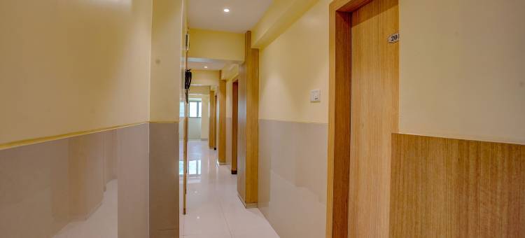 Fabhotel 斯达伍德公寓(FabHotel Starwood Residency - Behind Bmw Car Showroom)图片