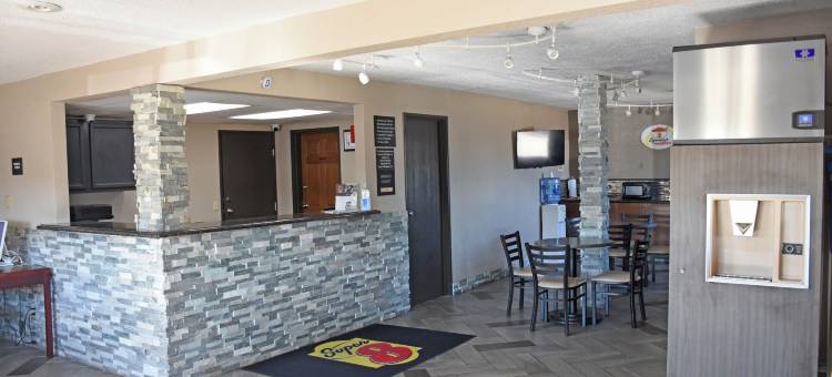 麦迪逊速8酒店(Super 8 by Wyndham Fort Madison)图片