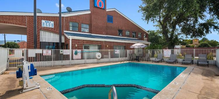 莫特尔六休斯敦-布鲁克霍洛(Motel 6 Houston, TX - Brookhollow)图片