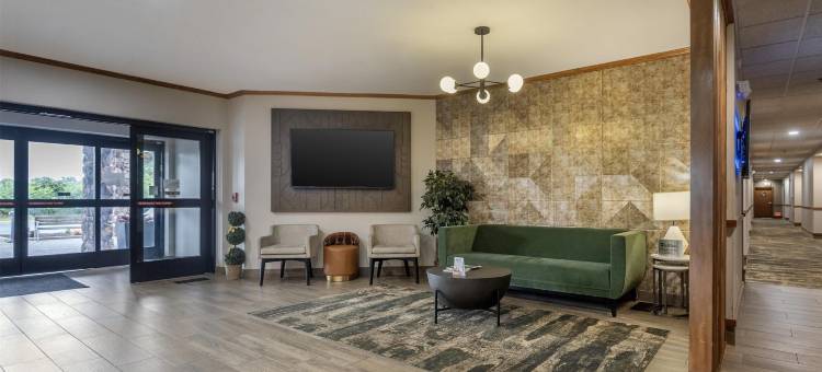 贝斯特韦斯特弗里蒙特/安哥拉I-80/90收费公路酒店(SureStay Plus by Best Western Fremont I-69)图片