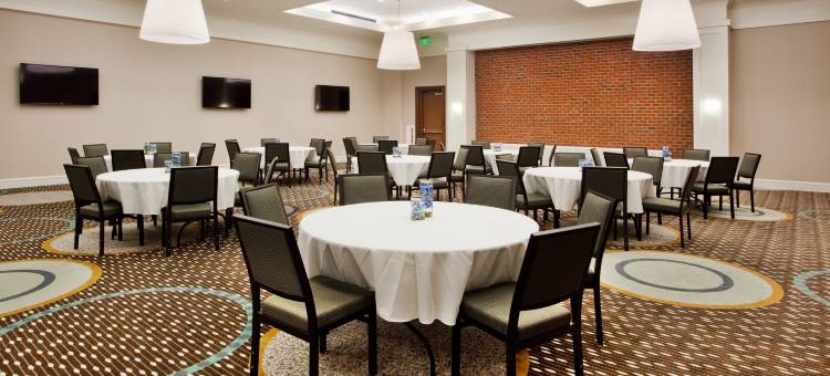 教堂山/卡尔伯罗欢朋酒店及套房(Hampton Inn & Suites Chapel Hill-Carrboro/Downtown)图片