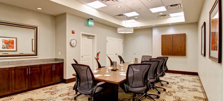 伍德布里奇希尔顿花园酒店(Hilton Garden Inn Woodbridge)图片