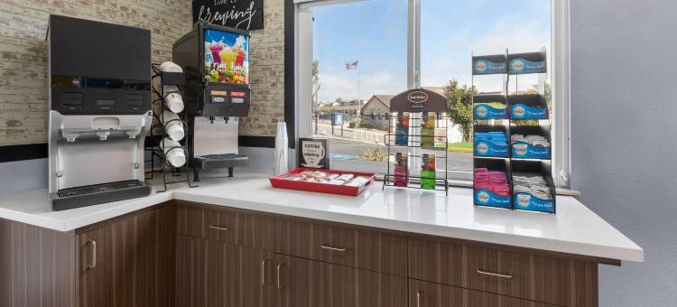 温德姆戴斯酒店-阿罗约格兰德/皮斯莫海滩(Days Inn by Wyndham Arroyo Grande/Pismo Beach)图片