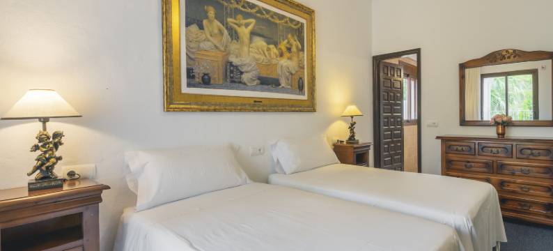 Mansion in Ibiza with Pool near Sandy Beach图片