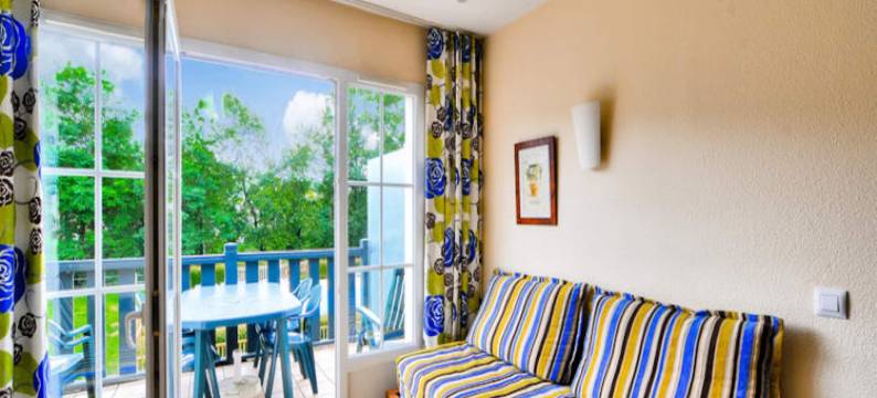 Duplex in Argentat with Heated Pool图片