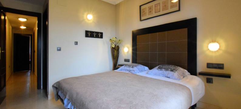 Sunny Terrace Near Marbella图片