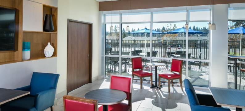 南本德智选假日套房酒店(Holiday Inn Express & Suites BEND SOUTH by IHG)图片