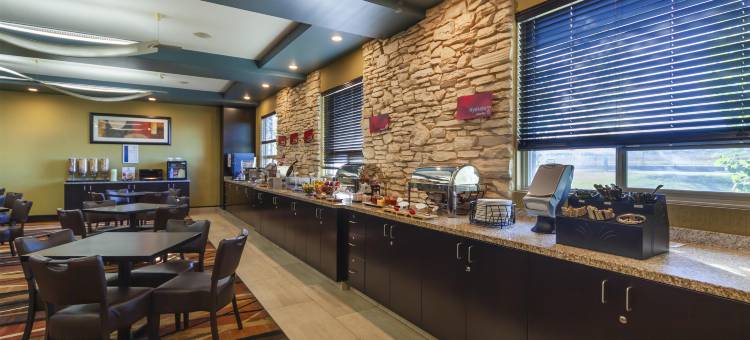 舍伍德帕克公园贝斯特韦斯特优质套房酒店(Best Western Plus Sherwood Park Inn  Suites)图片