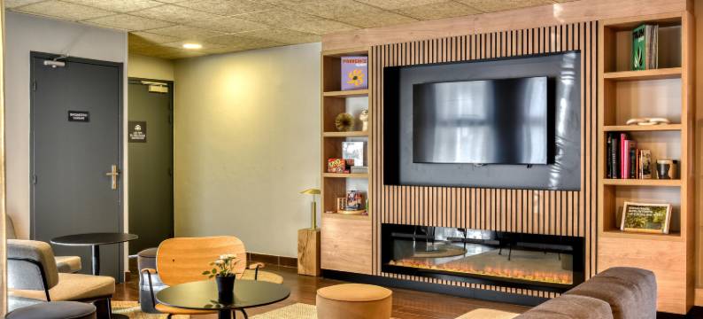 蒙彼利埃东部米雷纳尔康铂酒店(Hotel Campanile Prime - Montpellier Est Le Millenaire)图片