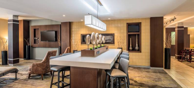 万怡华尔道夫酒店(Courtyard Waldorf)图片