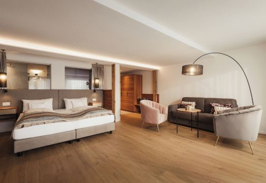 Hotel DiamantHotel Overview