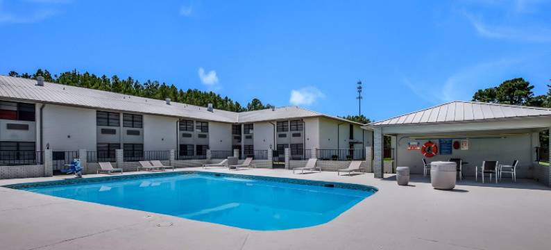 马绍尔波茵特克拉丽奥酒店(Clarion Pointe Marshall)图片