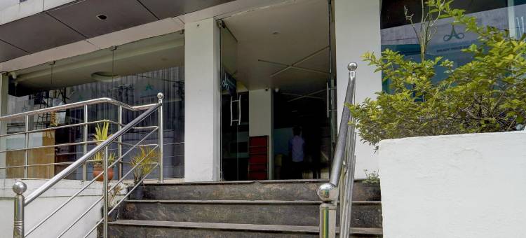 科代卡纳尔山站联排别墅(Super Townhouse Kodaikanal Hill Station Formerly Abirami Grand Inn)图片