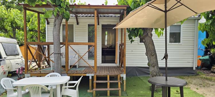 滨海卡内特风景海滩附近小屋(Bungalow in Canet de Mar near Scenic Beach)图片