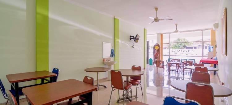 RedDoorz at Hotel Griya Gatsu Lampung图片