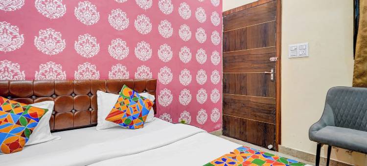 位于扬基纳加尔的15卧室公寓-12平方米|带1个独立浴室(FabHotel Chandra Dreams - 600m from Banaras Railway Station)图片