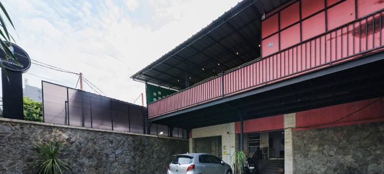 红多兹酒店-近西兰达克城广场(RedDoorz near Cilandak Town Square)图片