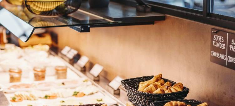 吕贝克伽和瑞森藤维尔酒店(Hotel IV Jahreszeiten Lübeck)图片