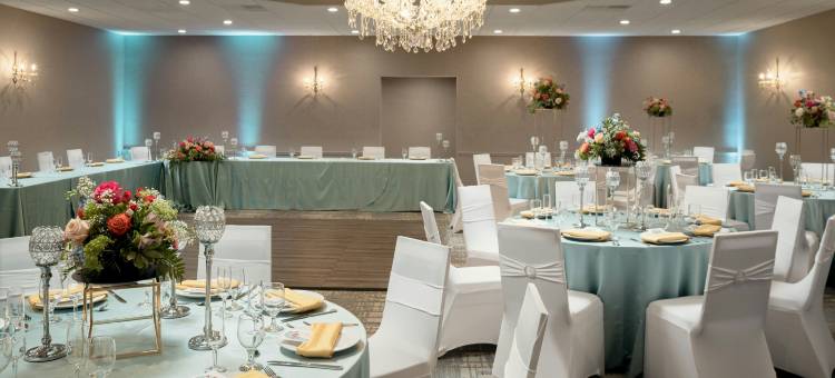 密尔沃基北岸福朋喜来登酒店(Four Points by Sheraton Milwaukee North Shore)图片
