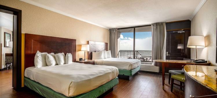 可可比奇海滩海滨拉昆塔温德姆套房酒店(La Quinta Inn & Suites by Wyndham Cocoa Beach Oceanfront)图片