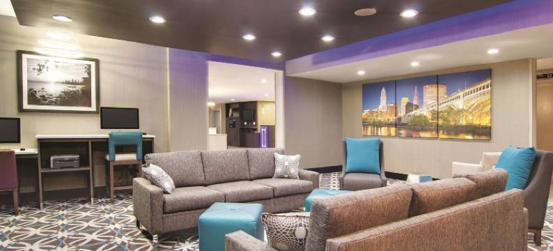 克利夫兰机场西拉昆塔温德姆套房酒店(La Quinta Inn & Suites by Wyndham Cleveland Airport West)图片