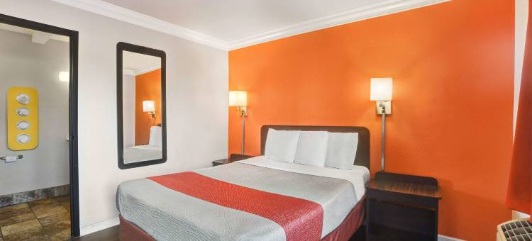 弗雷斯诺贝尔蒙特大街6号汽车旅馆(Motel 6 Fresno, CA - Belmont Ave)图片