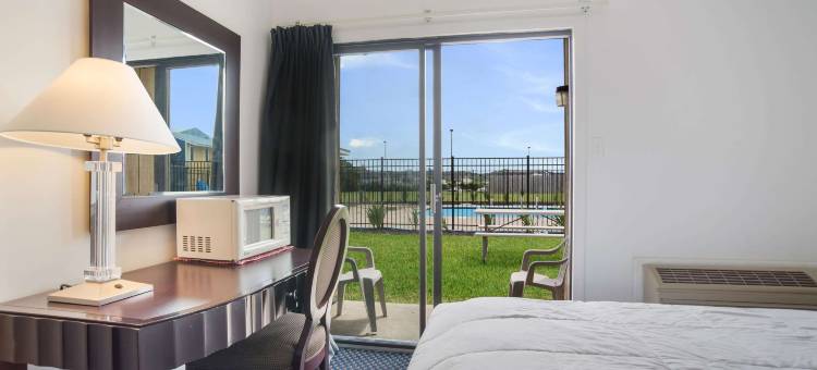 萨默斯湾码头罗德威汽车旅馆(Rodeway Inn at Somers Cove Marina)图片