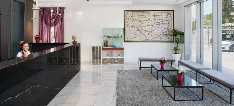 萨罗纳宫酒店(Hotel Salona Palace)图片