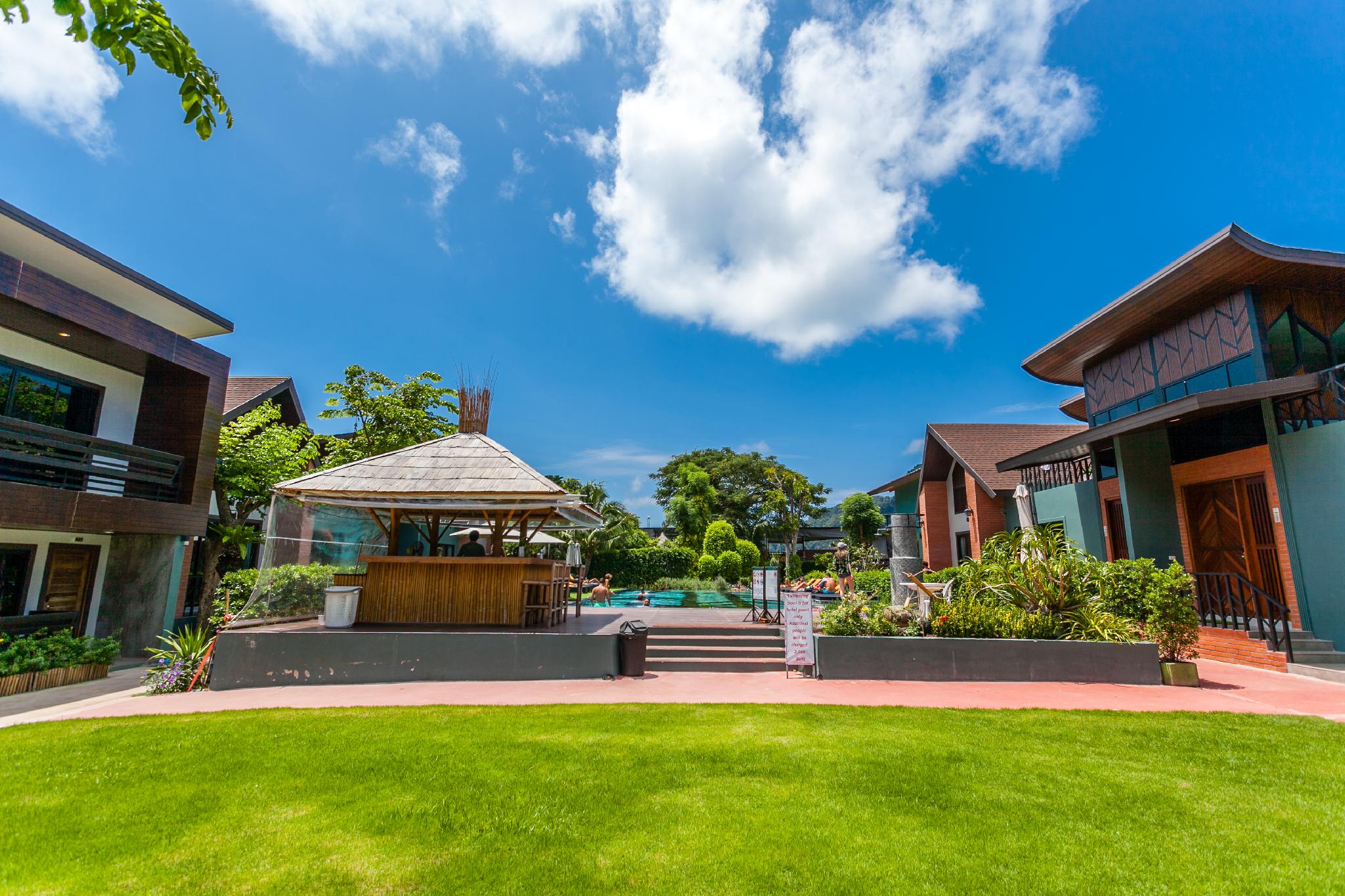 ChaoKoh Phi Phi Hotel and Resort Over view