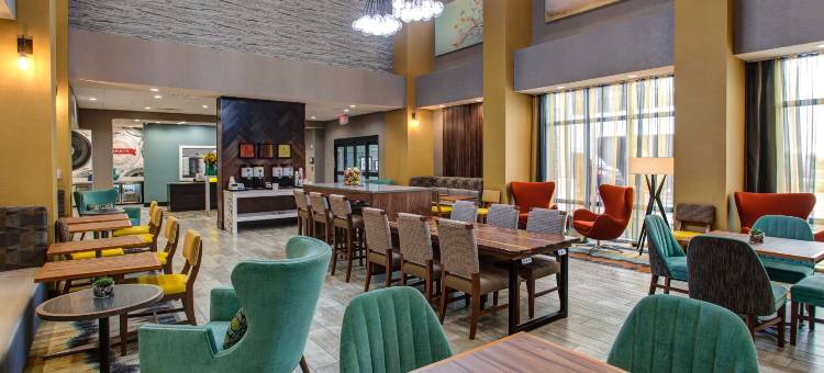 威奇托/机场希尔顿欢朋套房酒店(Hampton Inn & Suites Wichita/Airport)图片