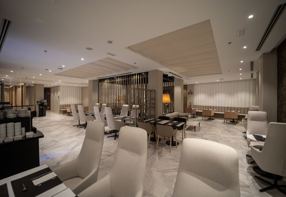 Abba Sevilla Hotel Overview