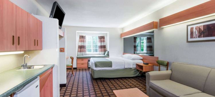 安卡斯维尔温德姆麦客达套房酒店(Microtel Inn & Suites by Wyndham Uncasville Casino Area)图片