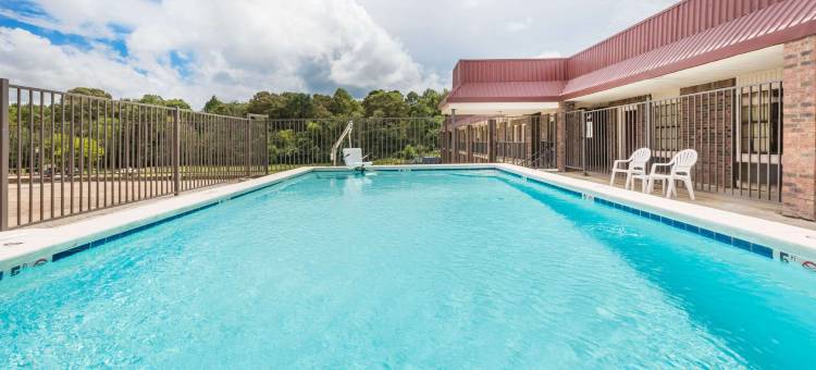 贝茨维尔温德姆戴斯酒店(Days Inn by Wyndham Batesville)图片