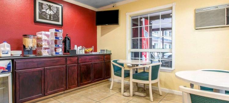 罗德威酒店-靠近大学-通往优胜美地(Rodeway Inn Near University-Gateway to Yosemite)图片