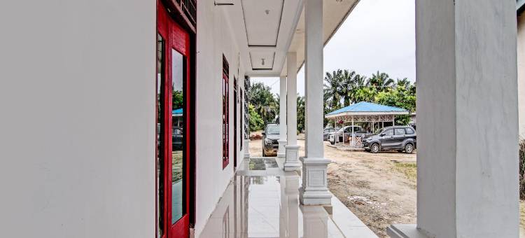 森达纳伊斯兰旅馆酒店，靠近PASAR FLAMBOYAN(Hotel O Wisma Cendana Syariah Near Pasar Flamboyan)图片