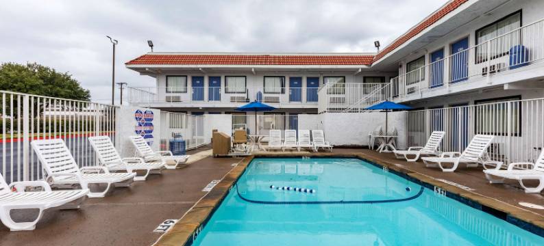 德克萨斯北里奇兰希尔斯 6 号汽车旅馆(Motel 6 North Richland Hills, TX)图片