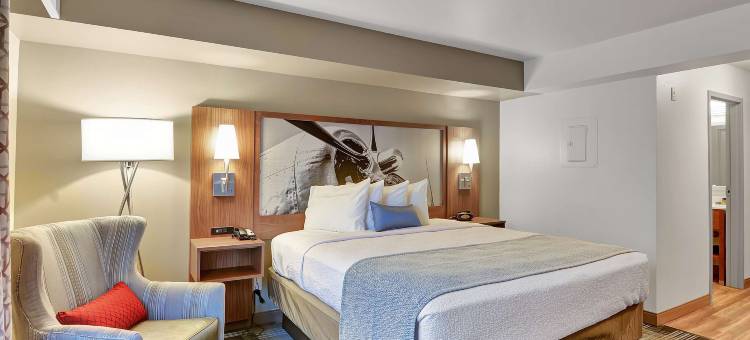 贝斯特韦斯特领航者套房行政住宅酒店(Best Western Plus Navigator Inn  Suites)图片