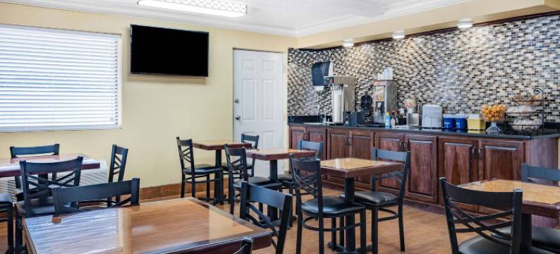 美肯I-475戴斯酒店(Days Inn by Wyndham Macon I-475)图片