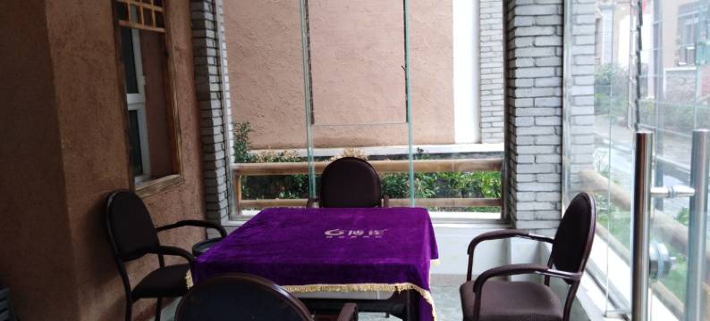 罗国文特色民宿(蜂大路分店)图片