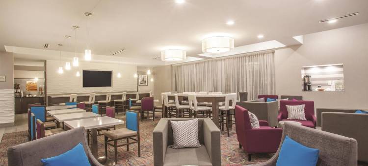 福赛斯拉昆塔温德姆套房酒店(La Quinta Inn & Suites by Wyndham Forsyth)图片