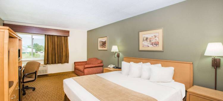 灵湖-奥科博吉温德姆华美达酒店(Ramada by Wyndham Spirit Lake/Okoboji)图片